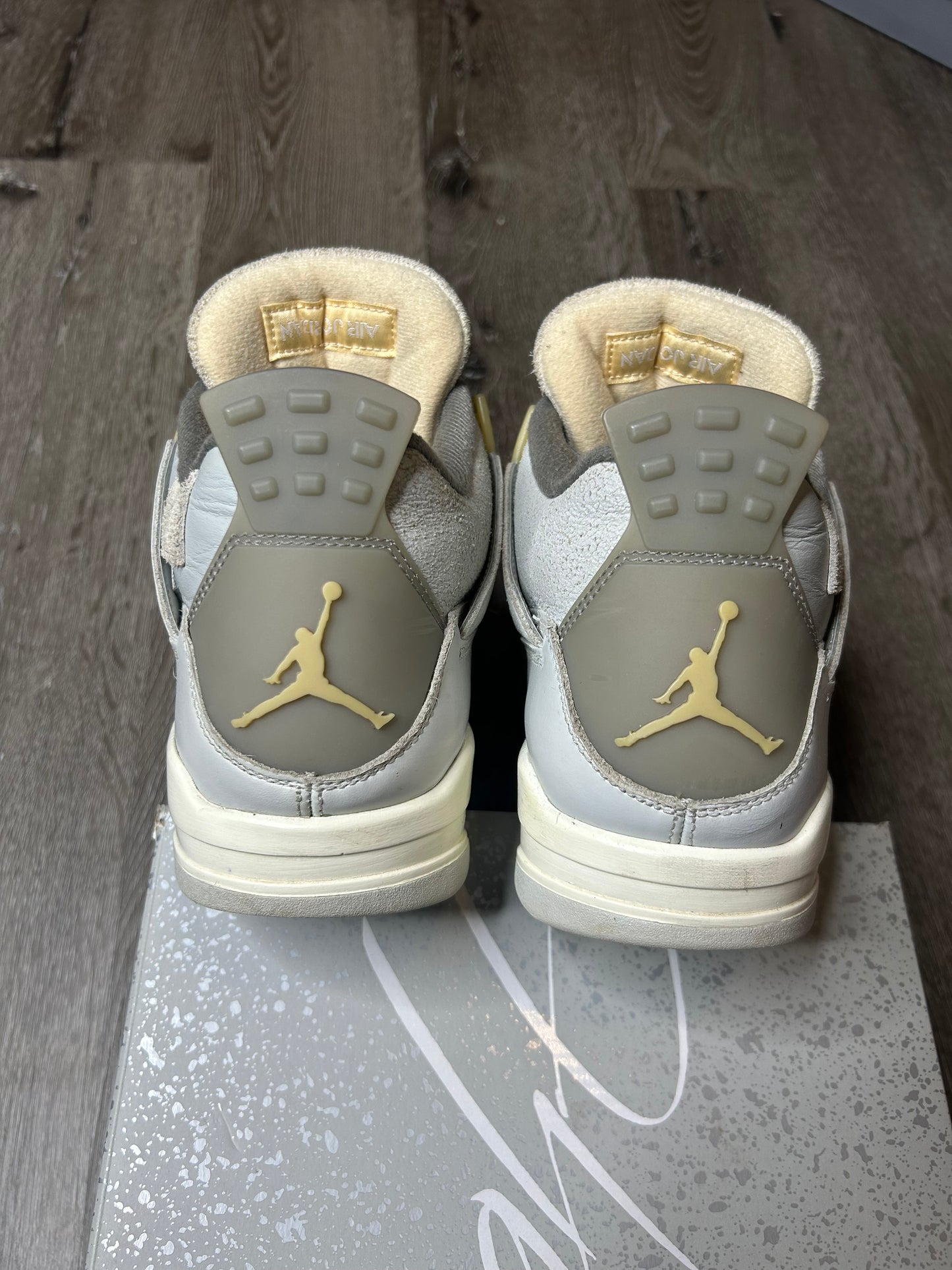 Size 11 - Jordan 4 Craft Photon Grey