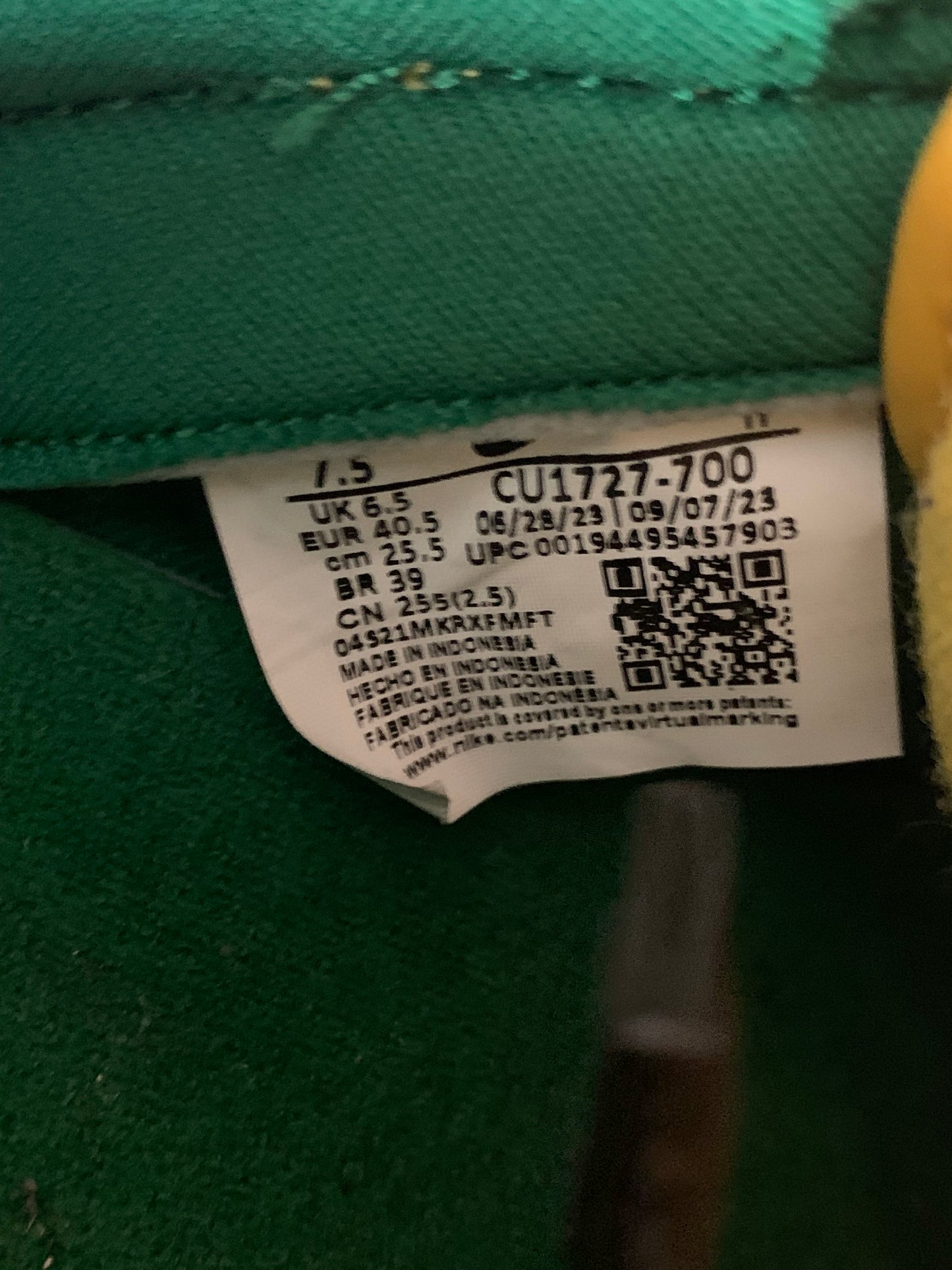 Size 7.5 - Nike Dunk Brazil