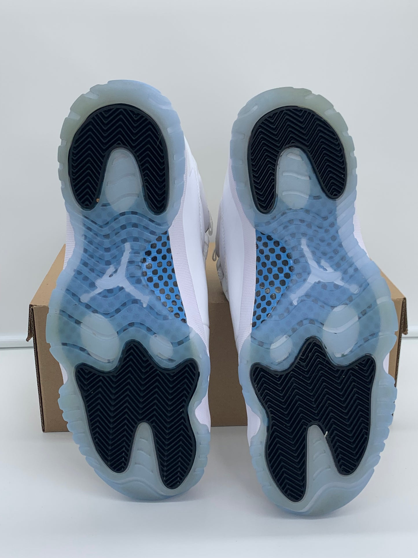 Size 10.5 - Jordan 11 Columbia 2024