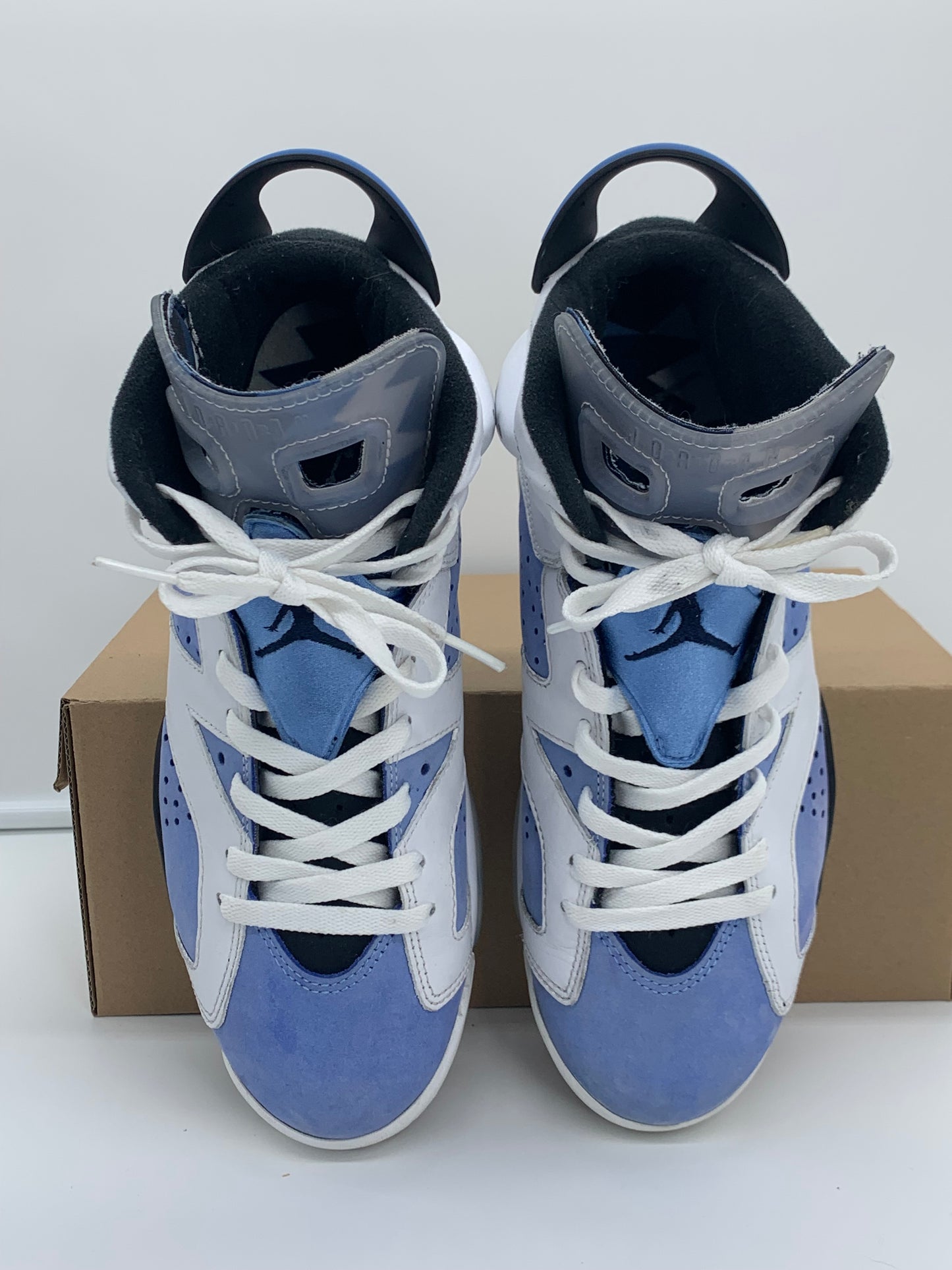 Size 8 - Jordan 6 UNC