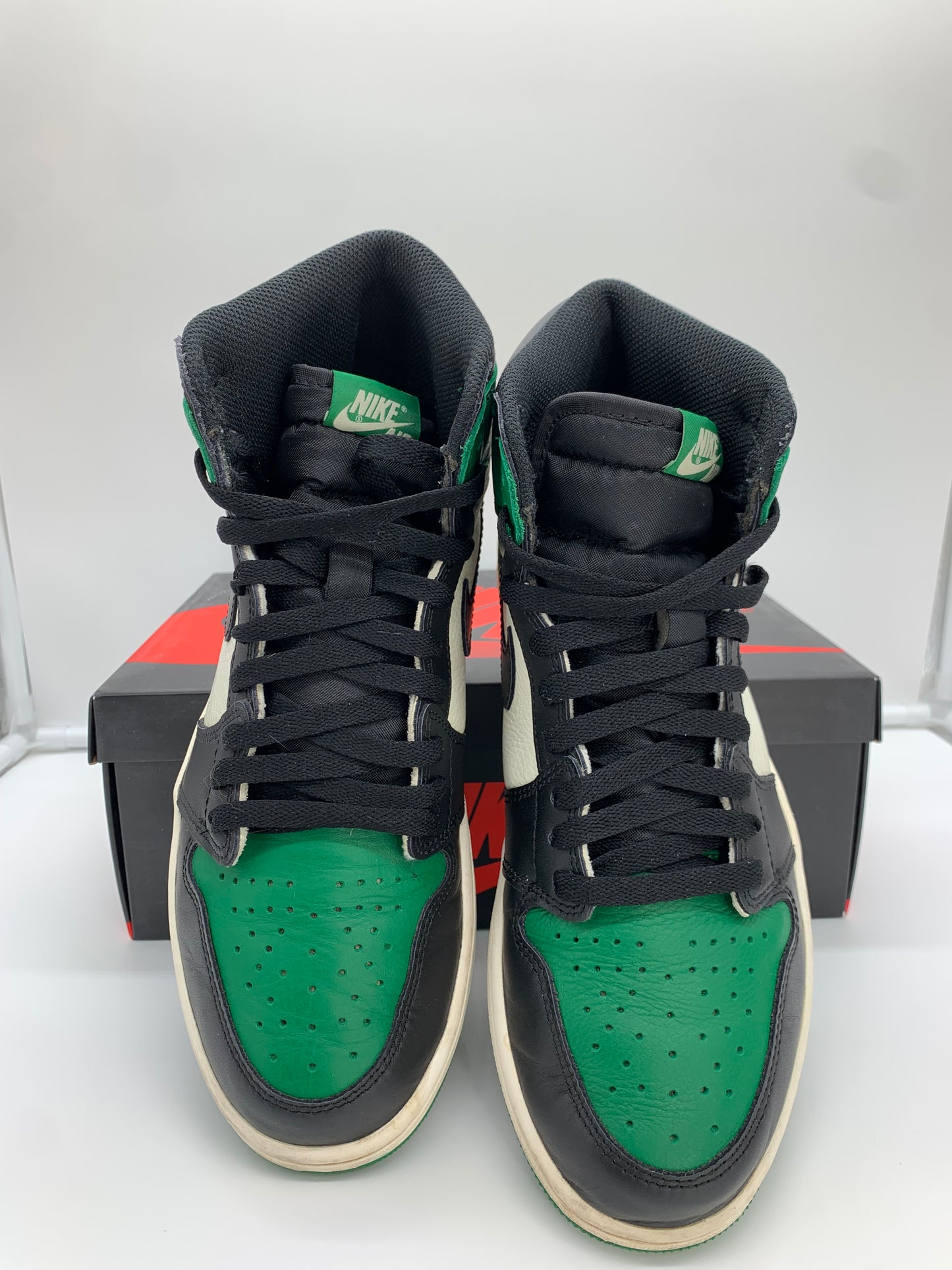 Size 9.5 - Jordan 1 Pine Green 1.0 2018