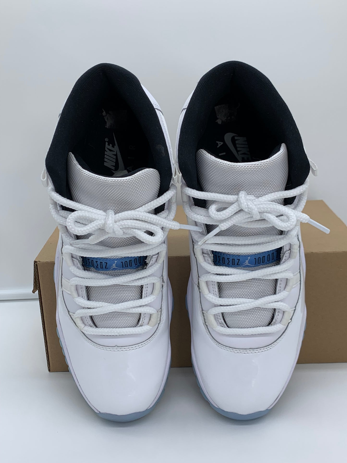 Size 9.5 - Jordan 11 Columbia 2024